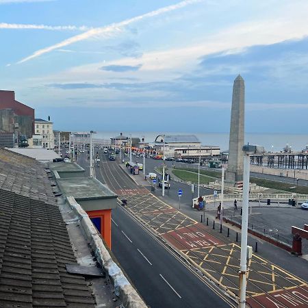 Town Center Large 2 Bedroom Apartment- Sleeps Up To 6 - Dogs Welcome - 2 Minutes From Train Station Blackpool Exteriér fotografie