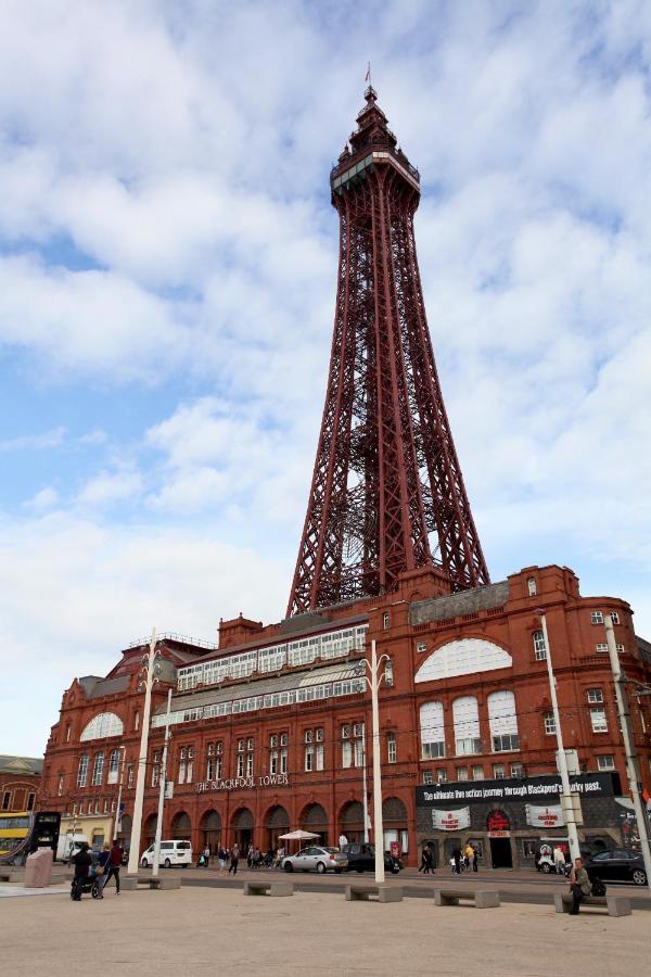 Town Center Large 2 Bedroom Apartment- Sleeps Up To 6 - Dogs Welcome - 2 Minutes From Train Station Blackpool Exteriér fotografie