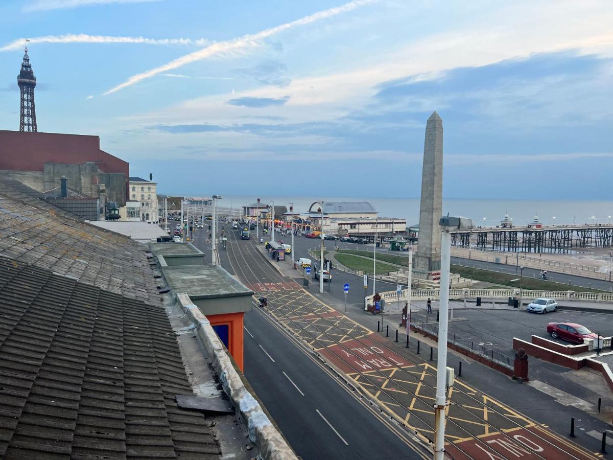 Town Center Large 2 Bedroom Apartment- Sleeps Up To 6 - Dogs Welcome - 2 Minutes From Train Station Blackpool Exteriér fotografie